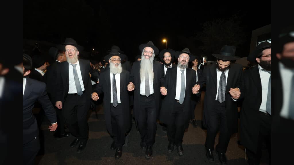 בישיבת אהל תורה מעמד הכנסת ספר תורה חדש