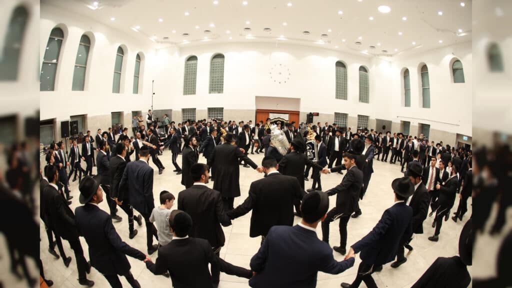 בישיבת אהל תורה מעמד הכנסת ספר תורה חדש