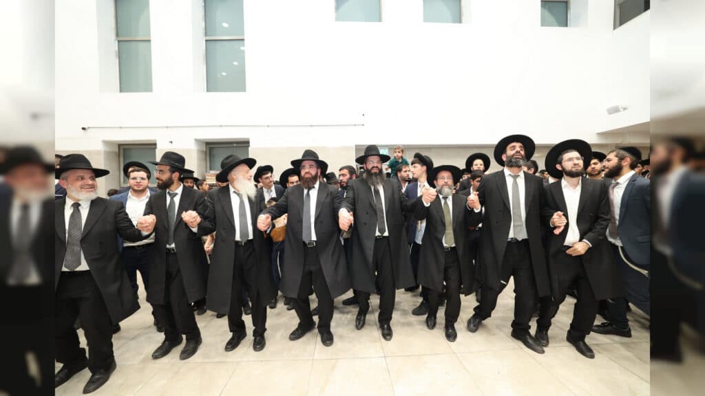 בישיבת אהל תורה מעמד הכנסת ספר תורה חדש