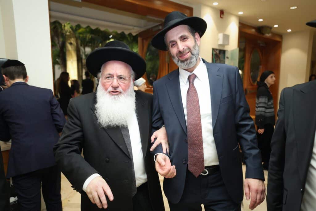 ראש העיר חיתן את בנו - כולם הגיעו לאחל מזל טוב