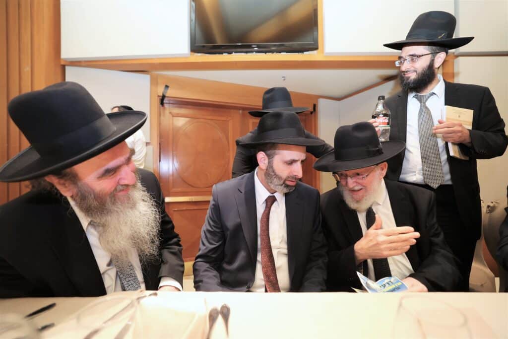 ראש העיר חיתן את בנו - כולם הגיעו לאחל מזל טוב