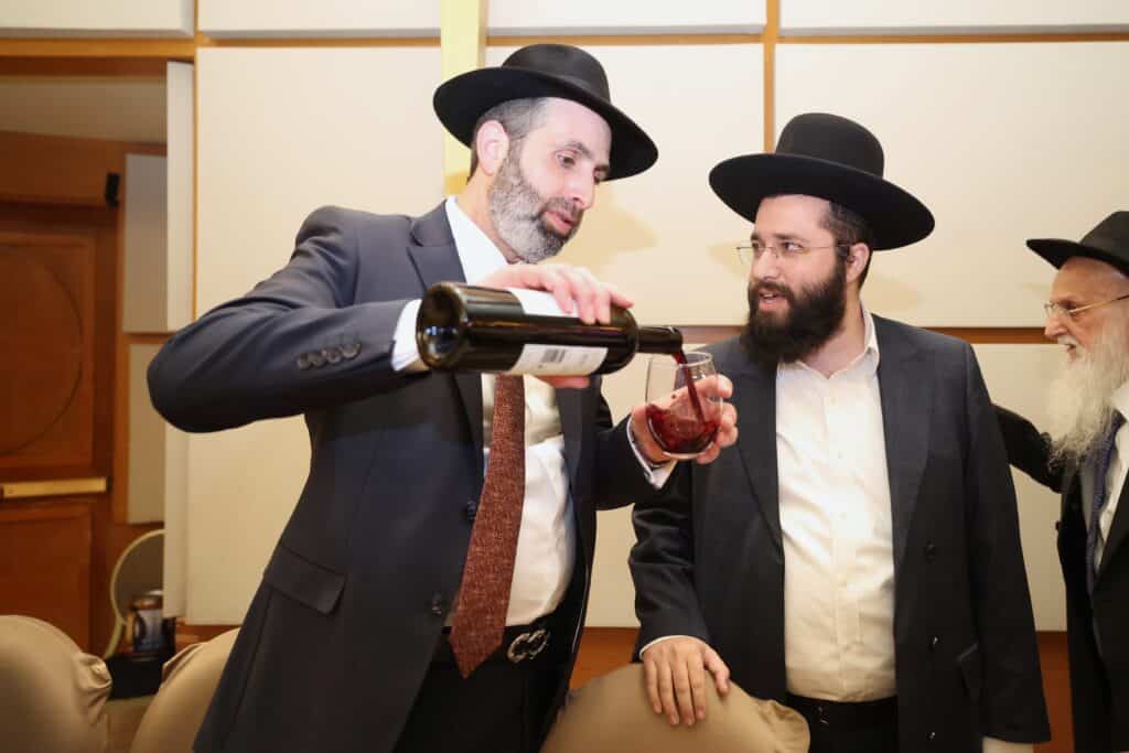 ראש העיר חיתן את בנו - כולם הגיעו לאחל מזל טוב