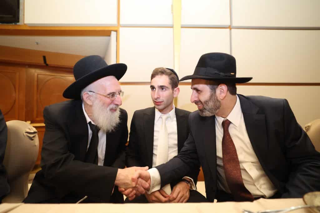 ראש העיר חיתן את בנו - כולם הגיעו לאחל מזל טוב