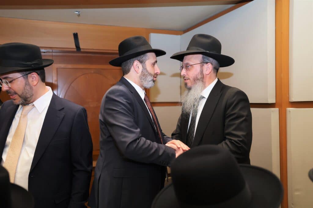 ראש העיר חיתן את בנו - כולם הגיעו לאחל מזל טוב