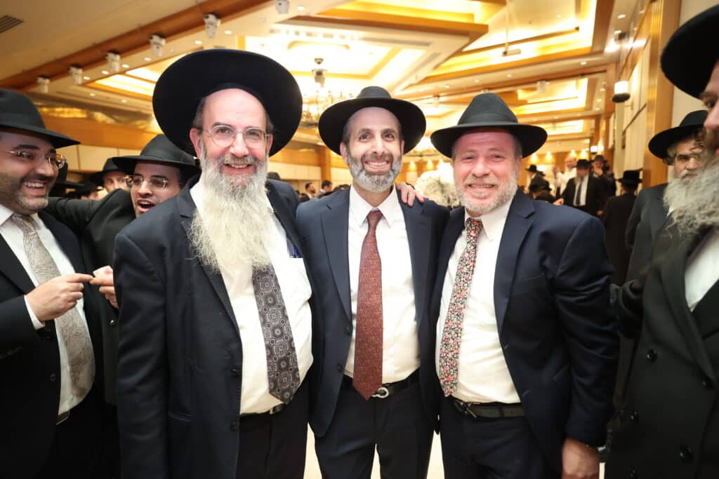 ראש העיר חיתן את בנו - כולם הגיעו לאחל מזל טוב