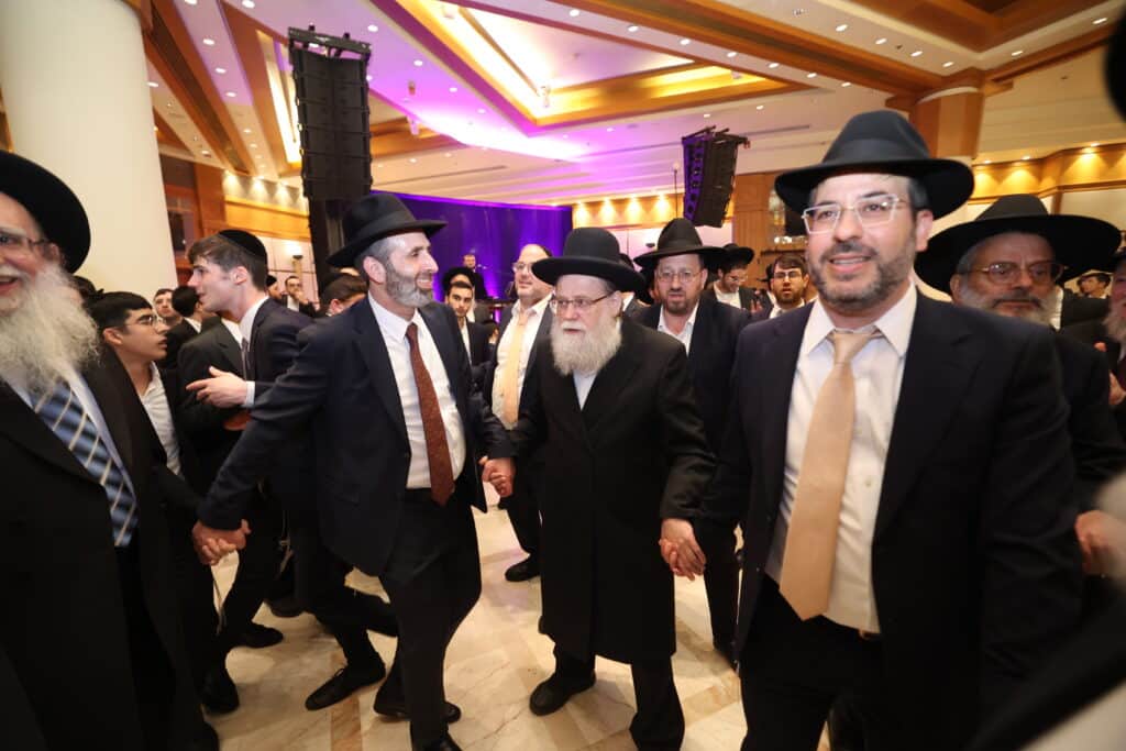 ראש העיר חיתן את בנו - כולם הגיעו לאחל מזל טוב