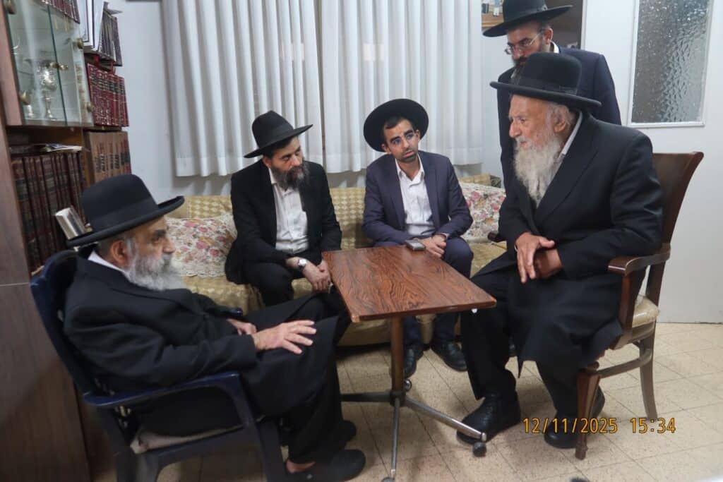 גדולי ישראל עלו לניחום אבלים בבית ראש ישיבת 'פורת יוסף'