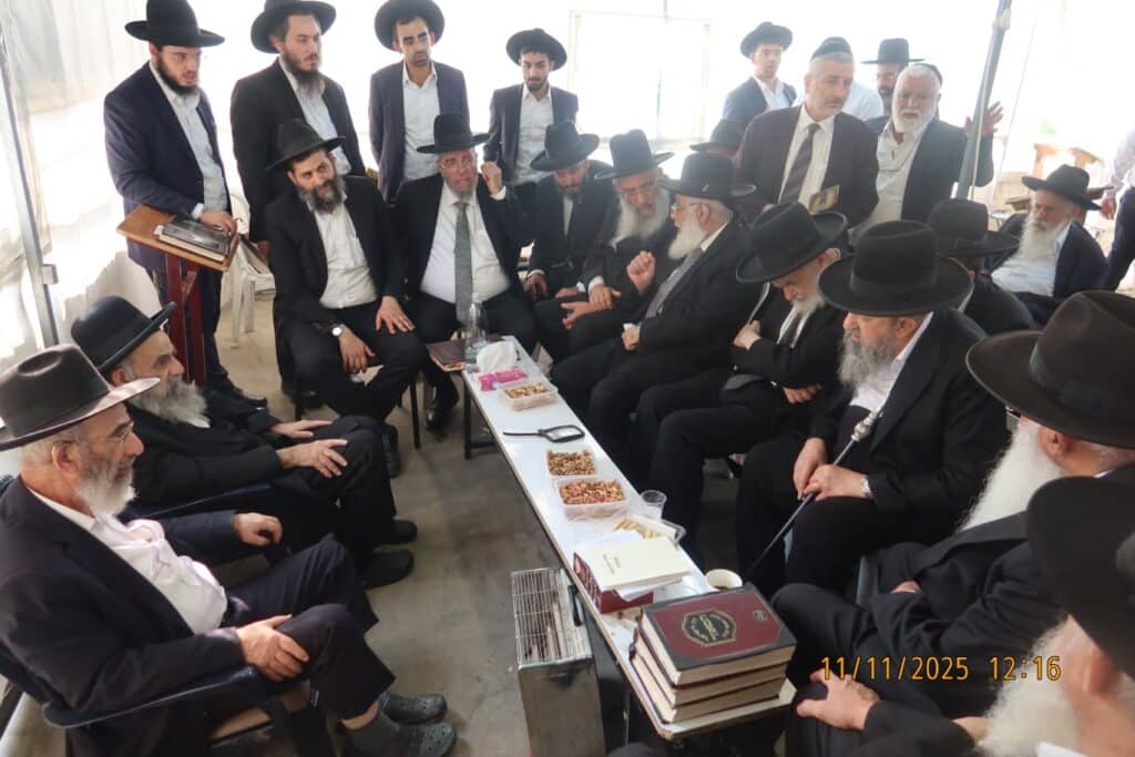 גדולי ישראל עלו לניחום אבלים בבית ראש ישיבת 'פורת יוסף'