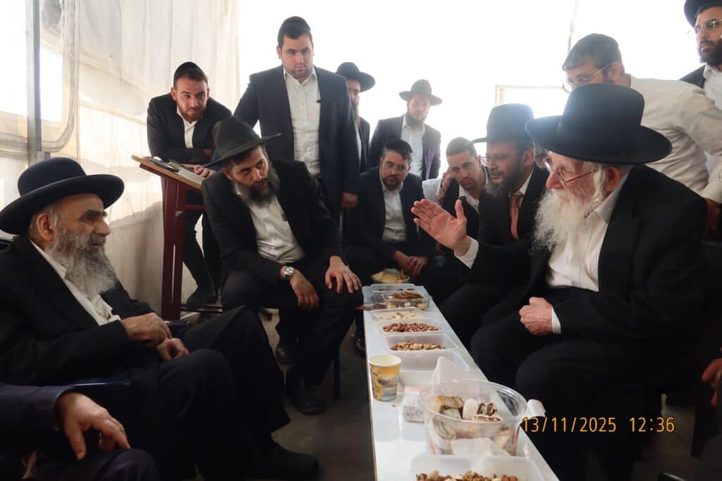 גדולי ישראל עלו לניחום אבלים בבית ראש ישיבת 'פורת יוסף'