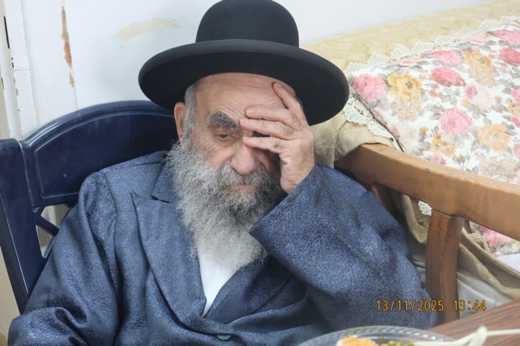 גדולי ישראל עלו לניחום אבלים בבית ראש ישיבת 'פורת יוסף'