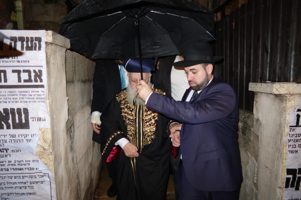גדולי ישראל עלו לניחום אבלים בבית ראש ישיבת 'פורת יוסף'
