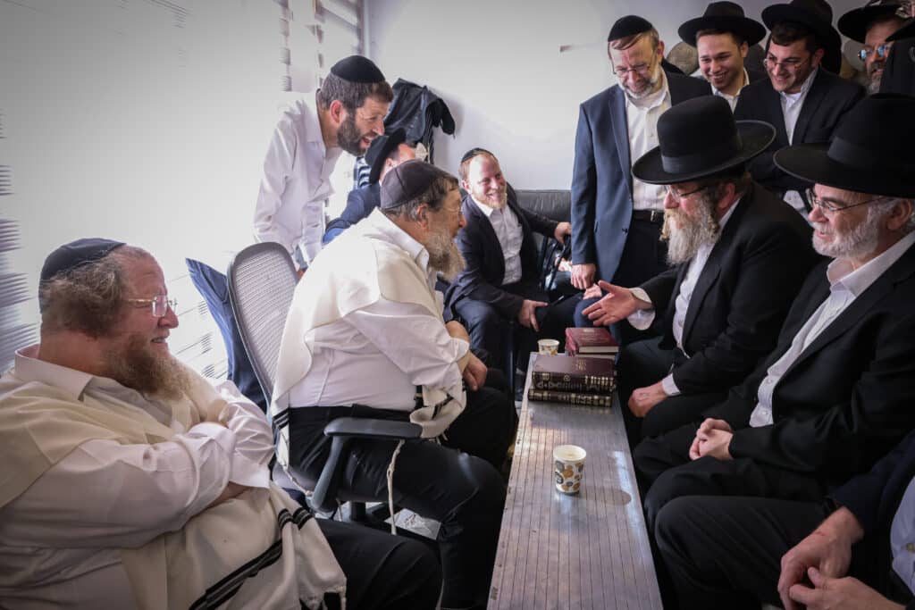 הגרש"ב סורוצקין ישב שבעה על אימו כולם עלו לנחם