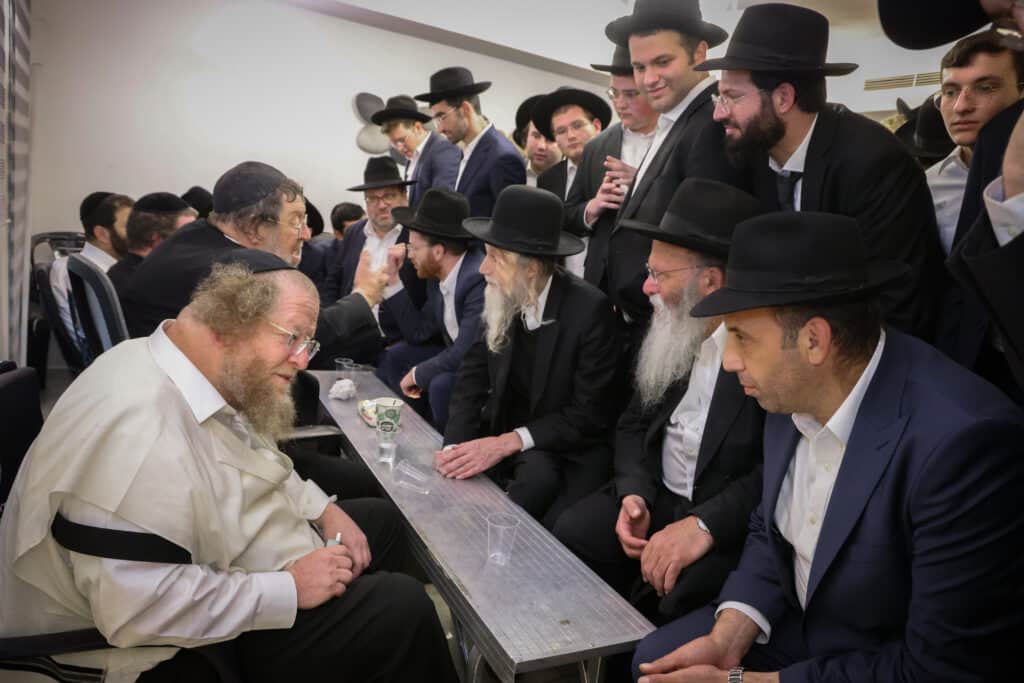 הגרש"ב סורוצקין ישב שבעה על אימו כולם עלו לנחם