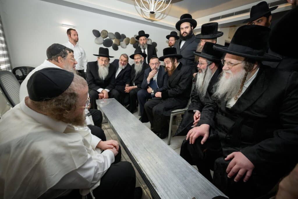 הגרש"ב סורוצקין ישב שבעה על אימו כולם עלו לנחם