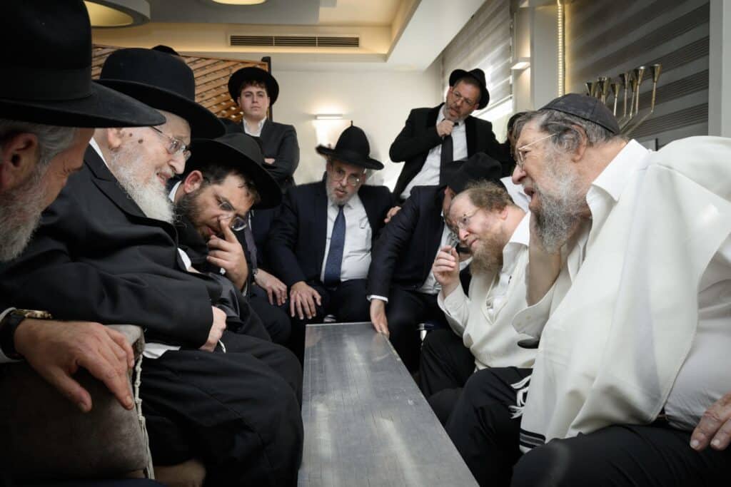 הגרש"ב סורוצקין ישב שבעה על אימו כולם עלו לנחם