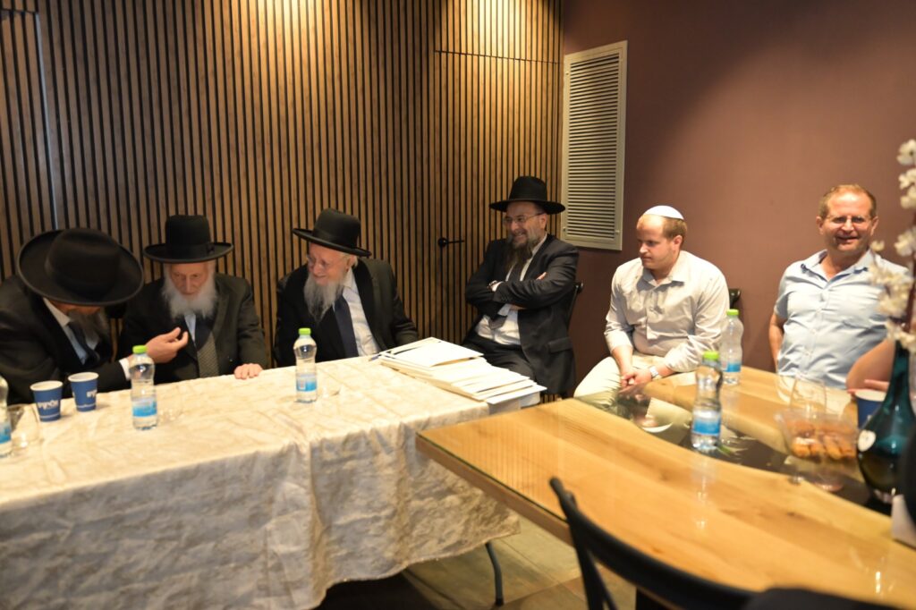 גדולי ישראל בכנס יסוד המיזם "בנים אתם – גנטיקה והלכה"