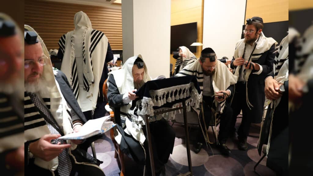 הגר"ד לנדו המריא לשוויץ למסע קרן עולם התורה