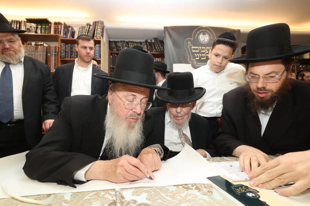 ב'עטרת ישראל' ציינו שנתיים להסתלקותו של מרן ראש הישיבה הגרב"מ אזרחי זצ"ל