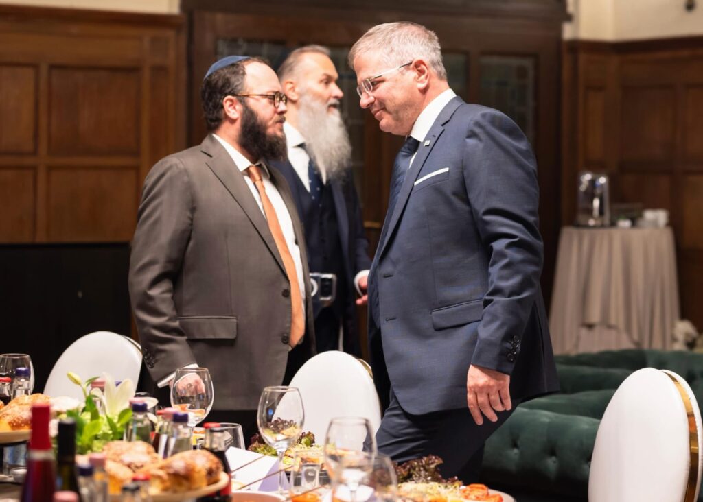 שר החינוך יואב קיש ביקר בקהילה האורתודוקסית בבודפשט