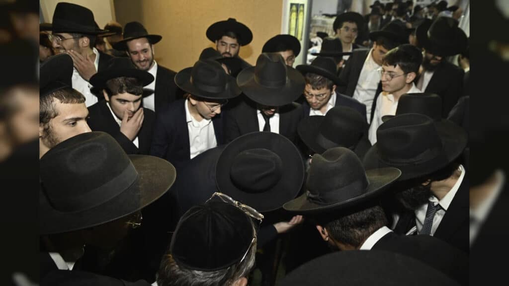 הכנסת ספר תורה והכתרת רב בקהילה החדשה ברכסים