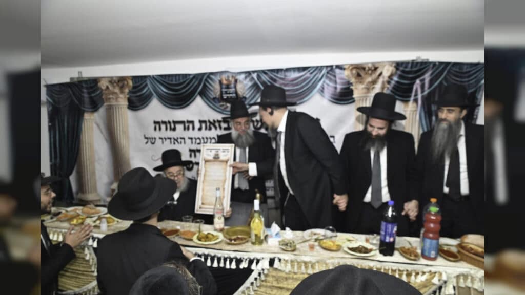 הכנסת ספר תורה והכתרת רב בקהילה החדשה ברכסים