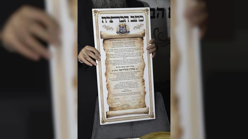 הכנסת ספר תורה והכתרת רב בקהילה החדשה ברכסים