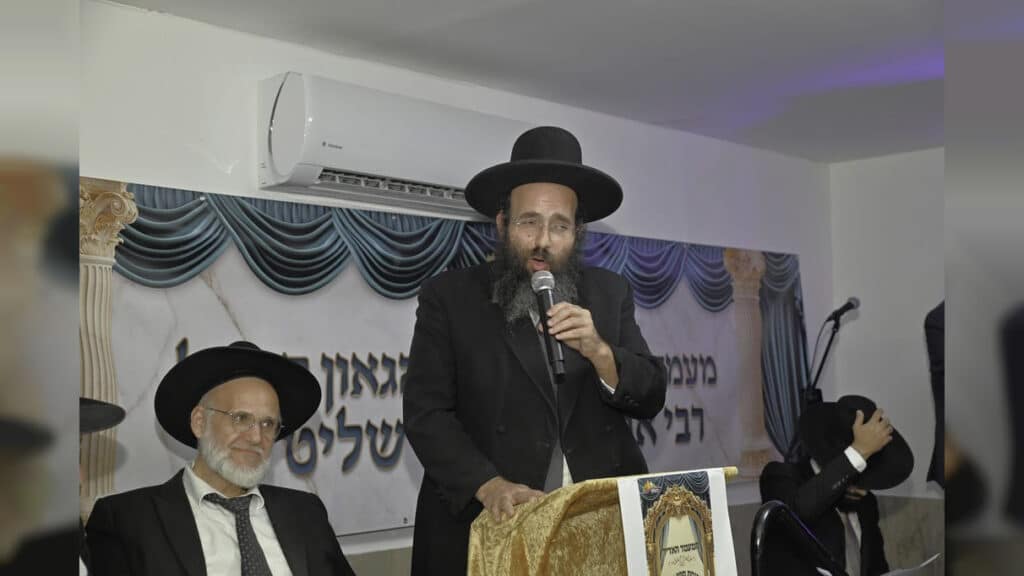 הכנסת ספר תורה והכתרת רב בקהילה החדשה ברכסים