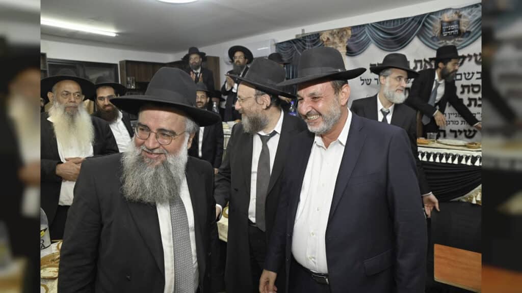 הכנסת ספר תורה והכתרת רב בקהילה החדשה ברכסים