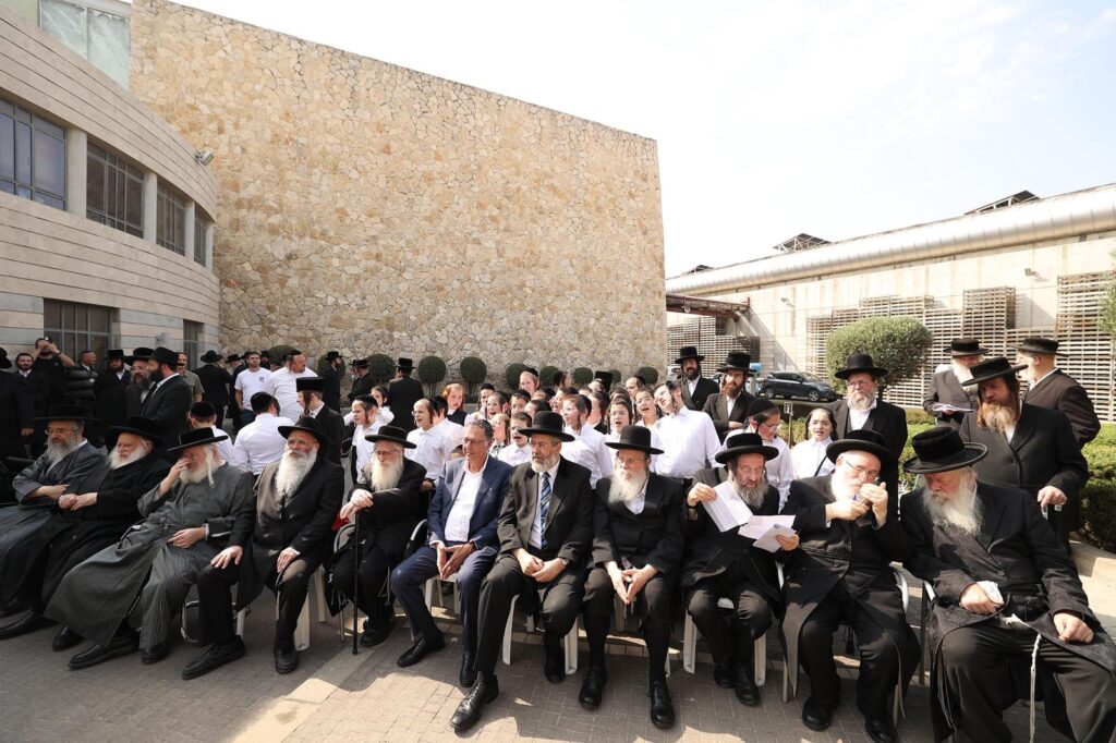 במעמד מרשים ביקב ברקן הופרשו מעל מאה אלף ליטר יין לתרומות ומעשרות 