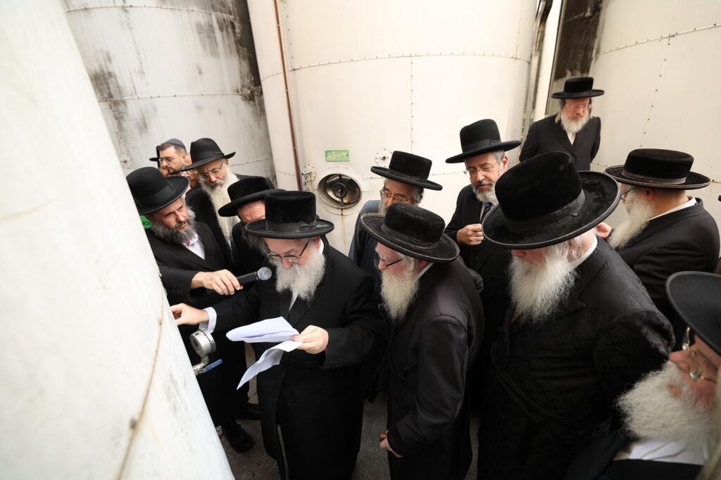 במעמד מרשים ביקב ברקן הופרשו מעל מאה אלף ליטר יין לתרומות ומעשרות 