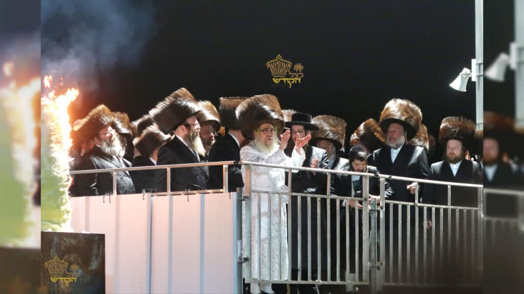 אלפי חסידי סאטמאר במעמד ההדלקה במירון עם כ"ק האדמו״ר