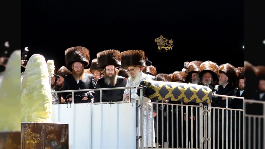 אלפי חסידי סאטמאר במעמד ההדלקה במירון עם כ"ק האדמו״ר