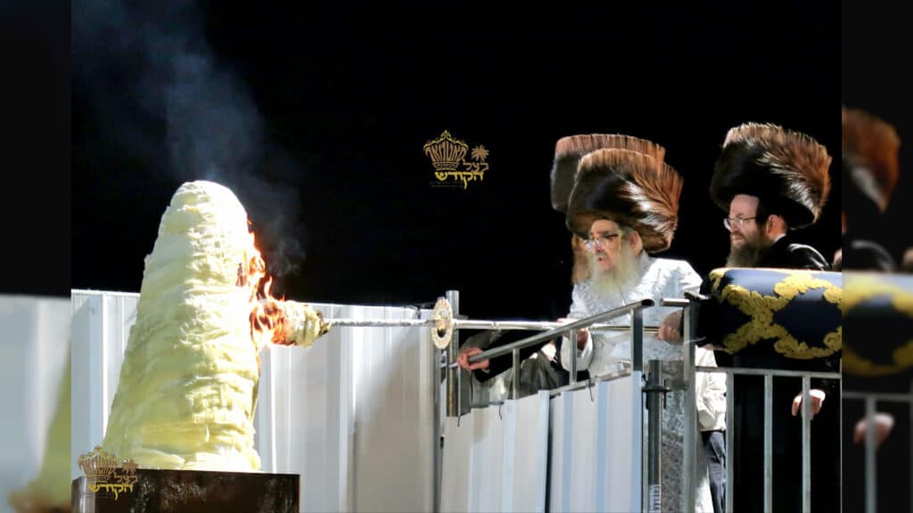 אלפי חסידי סאטמאר במעמד ההדלקה במירון עם כ"ק האדמו״ר