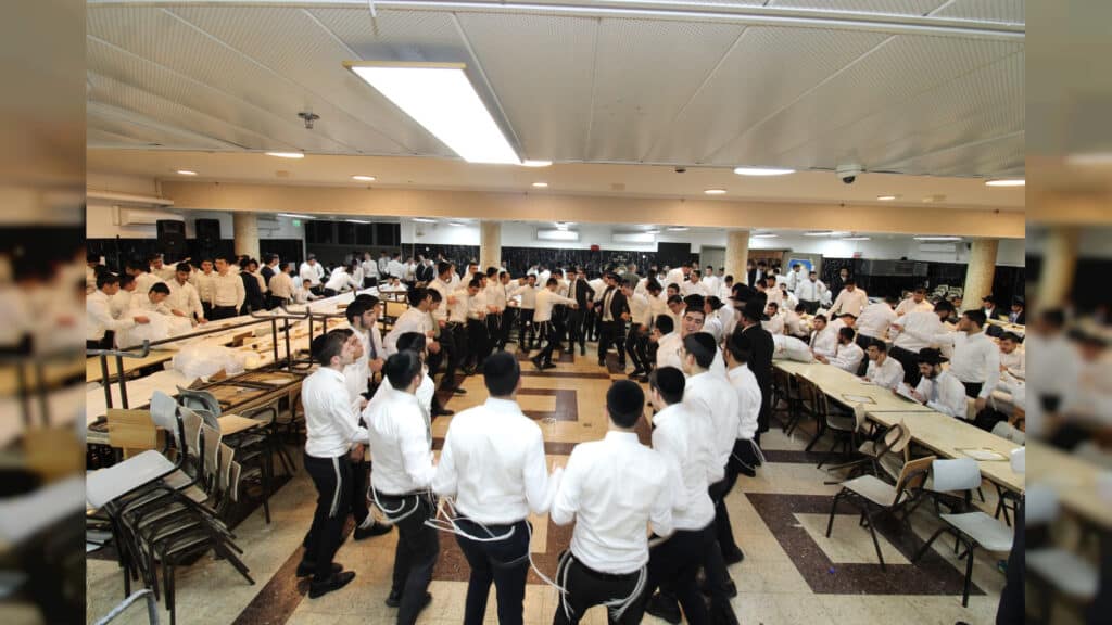 מעמד צאתכם לשלום' בהיכל הישיבה הגדולה "באר התלמוד"