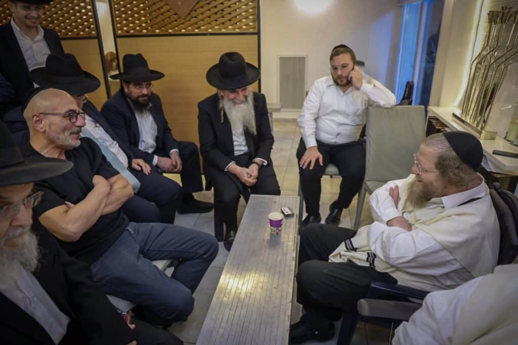 הגרש"ב סורוצקין ישב שבעה על אימו כולם עלו לנחם