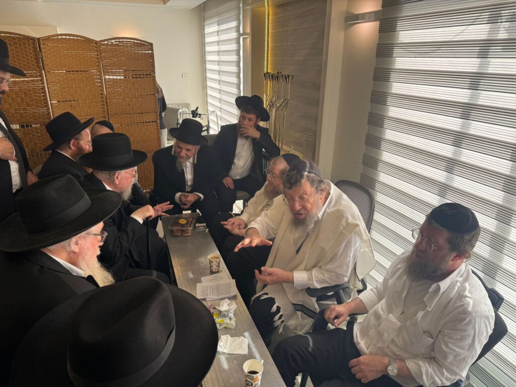 הגרש"ב סורוצקין ישב שבעה על אימו כולם עלו לנחם