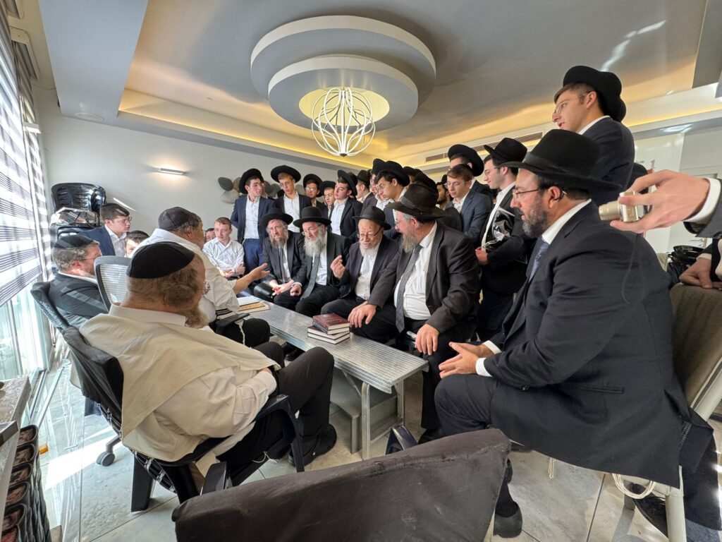 הגרש"ב סורוצקין ישב שבעה על אימו כולם עלו לנחם