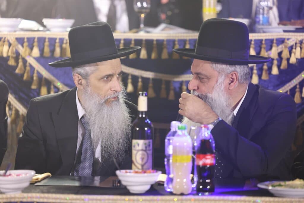 תיעוד: גדולי ישראל הניחו את אבן הפינה לישיבת 'אש התלמוד'