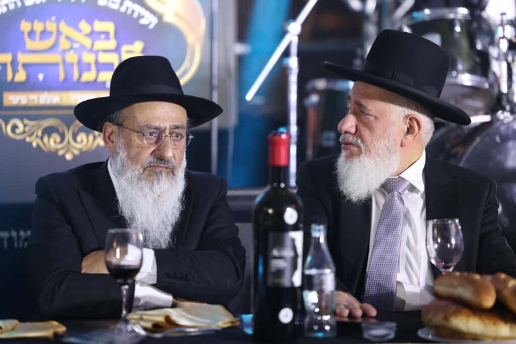 תיעוד: גדולי ישראל הניחו את אבן הפינה לישיבת 'אש התלמוד'