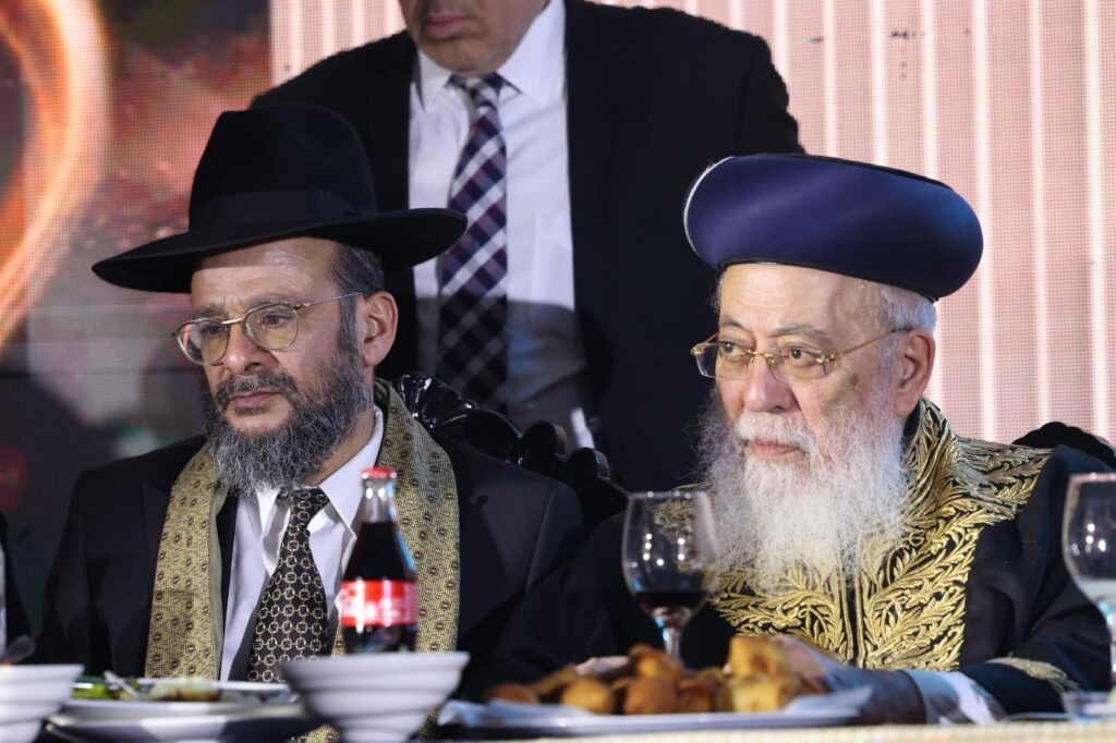 תיעוד: גדולי ישראל הניחו את אבן הפינה לישיבת 'אש התלמוד'