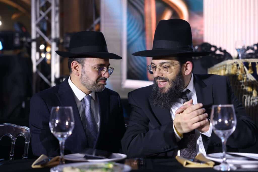 תיעוד: גדולי ישראל הניחו את אבן הפינה לישיבת 'אש התלמוד'