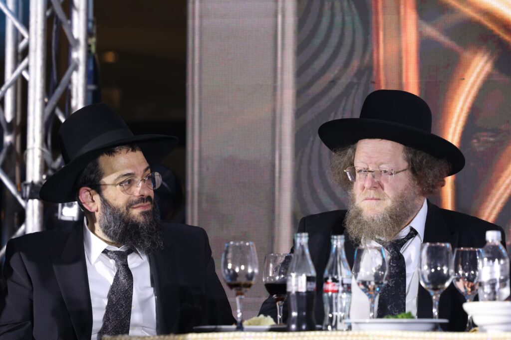 תיעוד: גדולי ישראל הניחו את אבן הפינה לישיבת 'אש התלמוד'