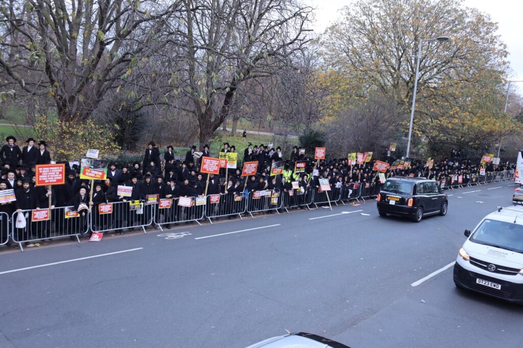 "ממשלת ישראל תתביישו לכם": האנגלים בהפגנת ענק בלונדון "ממשלת ישראל תתביישו לכם": האנגלים בהפגנת ענק בלונדון