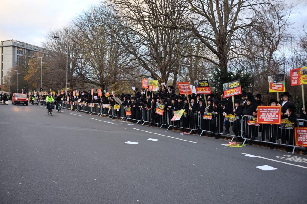 "ממשלת ישראל תתביישו לכם": האנגלים בהפגנת ענק בלונדון "ממשלת ישראל תתביישו לכם": האנגלים בהפגנת ענק בלונדון