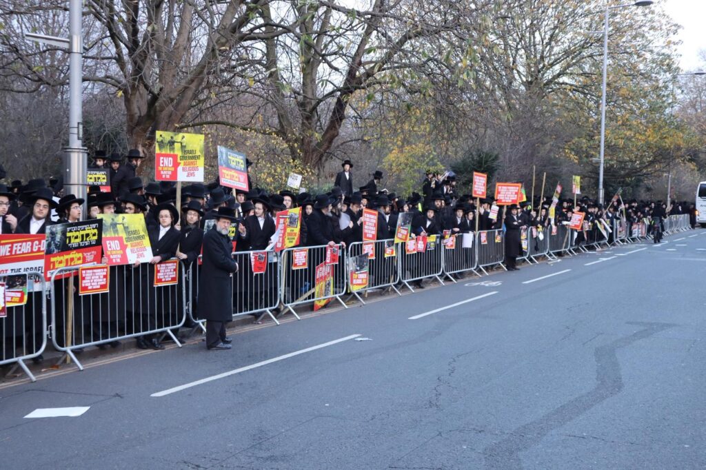 "ממשלת ישראל תתביישו לכם": האנגלים בהפגנת ענק בלונדון "ממשלת ישראל תתביישו לכם": האנגלים בהפגנת ענק בלונדון