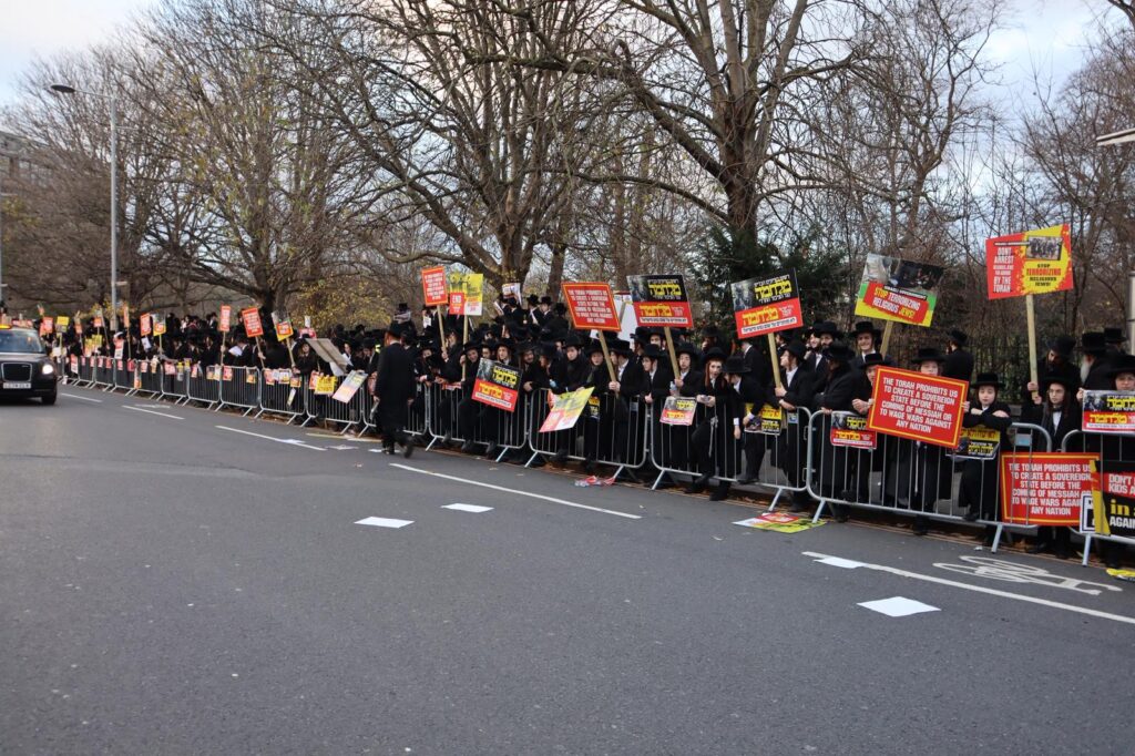 "ממשלת ישראל תתביישו לכם": האנגלים בהפגנת ענק בלונדון "ממשלת ישראל תתביישו לכם": האנגלים בהפגנת ענק בלונדון