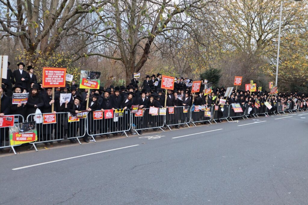 "ממשלת ישראל תתביישו לכם": האנגלים בהפגנת ענק בלונדון "ממשלת ישראל תתביישו לכם": האנגלים בהפגנת ענק בלונדון