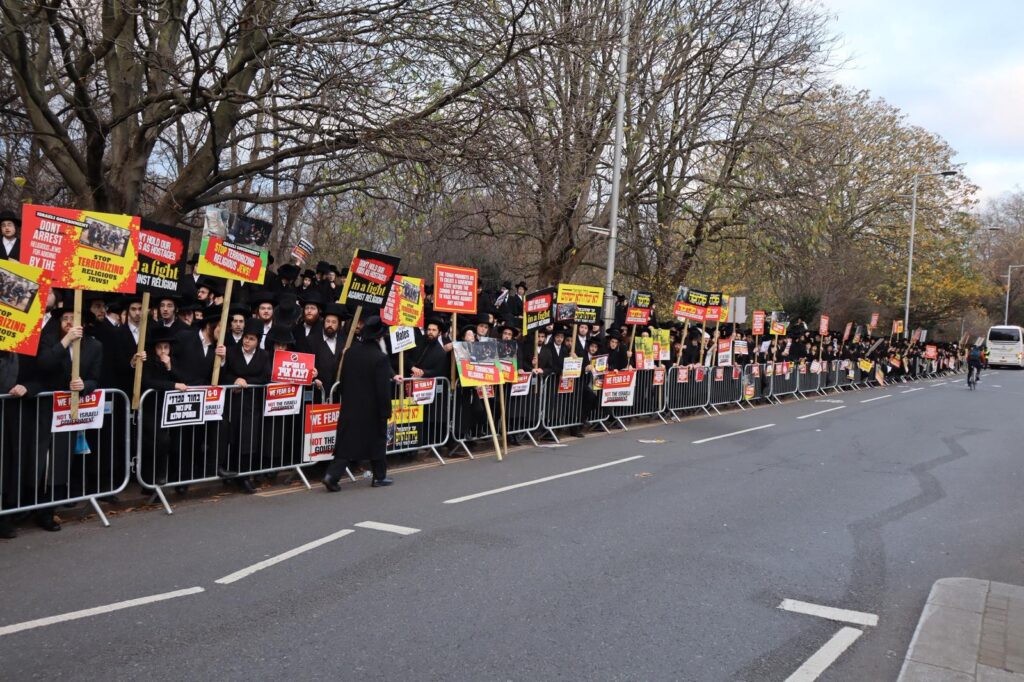 "ממשלת ישראל תתביישו לכם": האנגלים בהפגנת ענק בלונדון "ממשלת ישראל תתביישו לכם": האנגלים בהפגנת ענק בלונדון