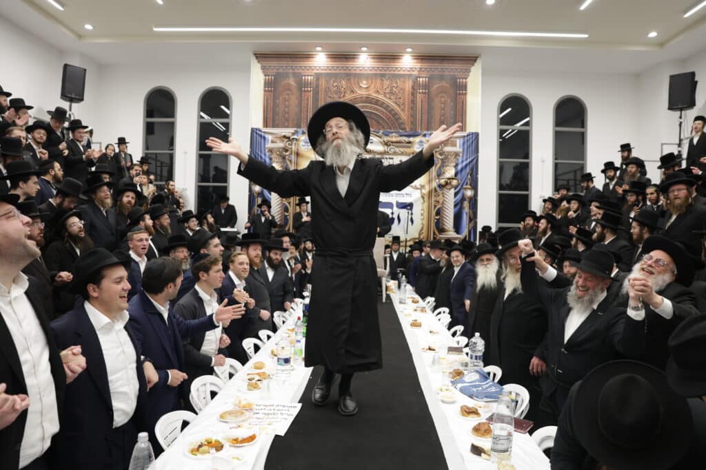 במעמד מאות: רב מיילך בידרמן ערך הילולא ל-'בת עין'