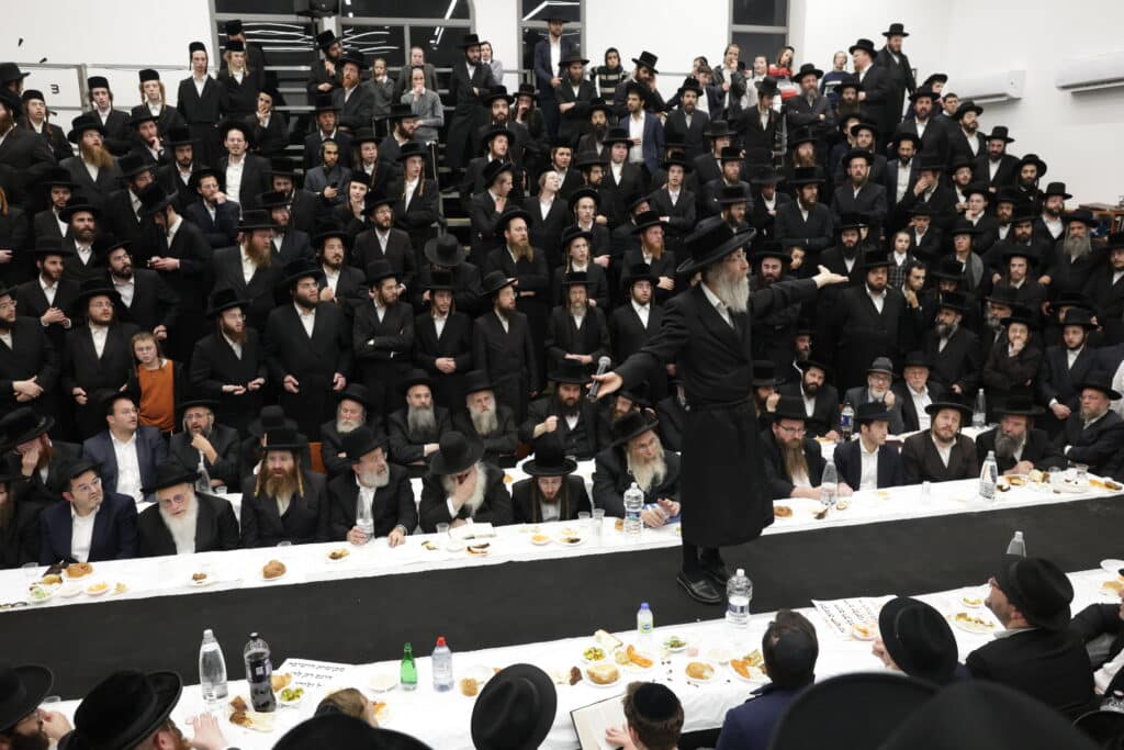 במעמד מאות: רב מיילך בידרמן ערך הילולא ל-'בת עין'